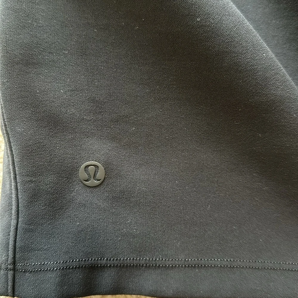 🏝️ Lululemon “ On the Fly” shorts 🏝️ - Picture 3 of 5